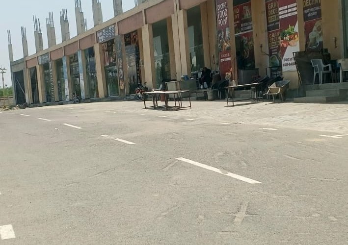2 Marla Commercial Shop For Rent in Grand City Kharian,Grand Square Mall