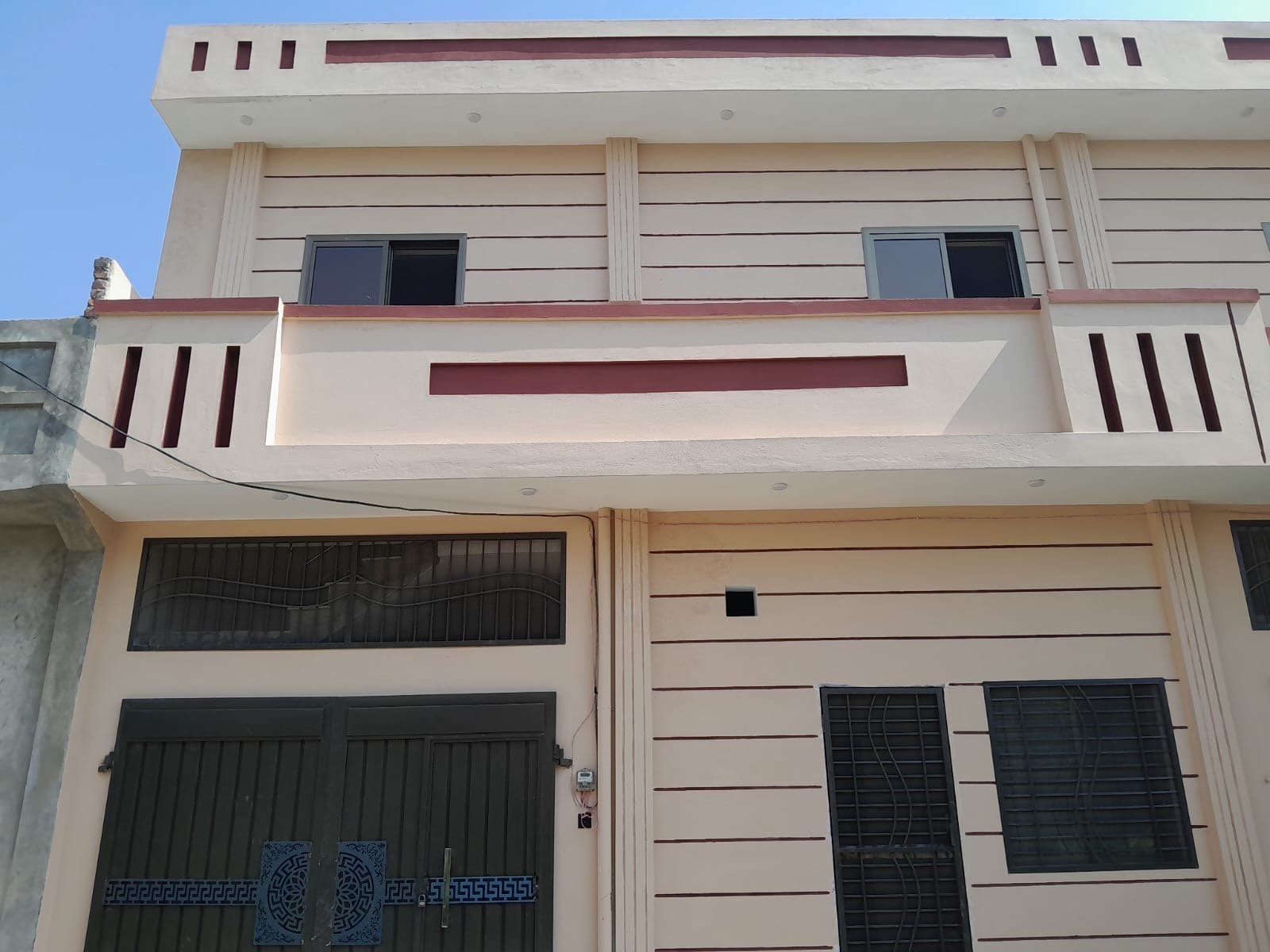 3 Bedroom House For Sale in Sarai Alamgir